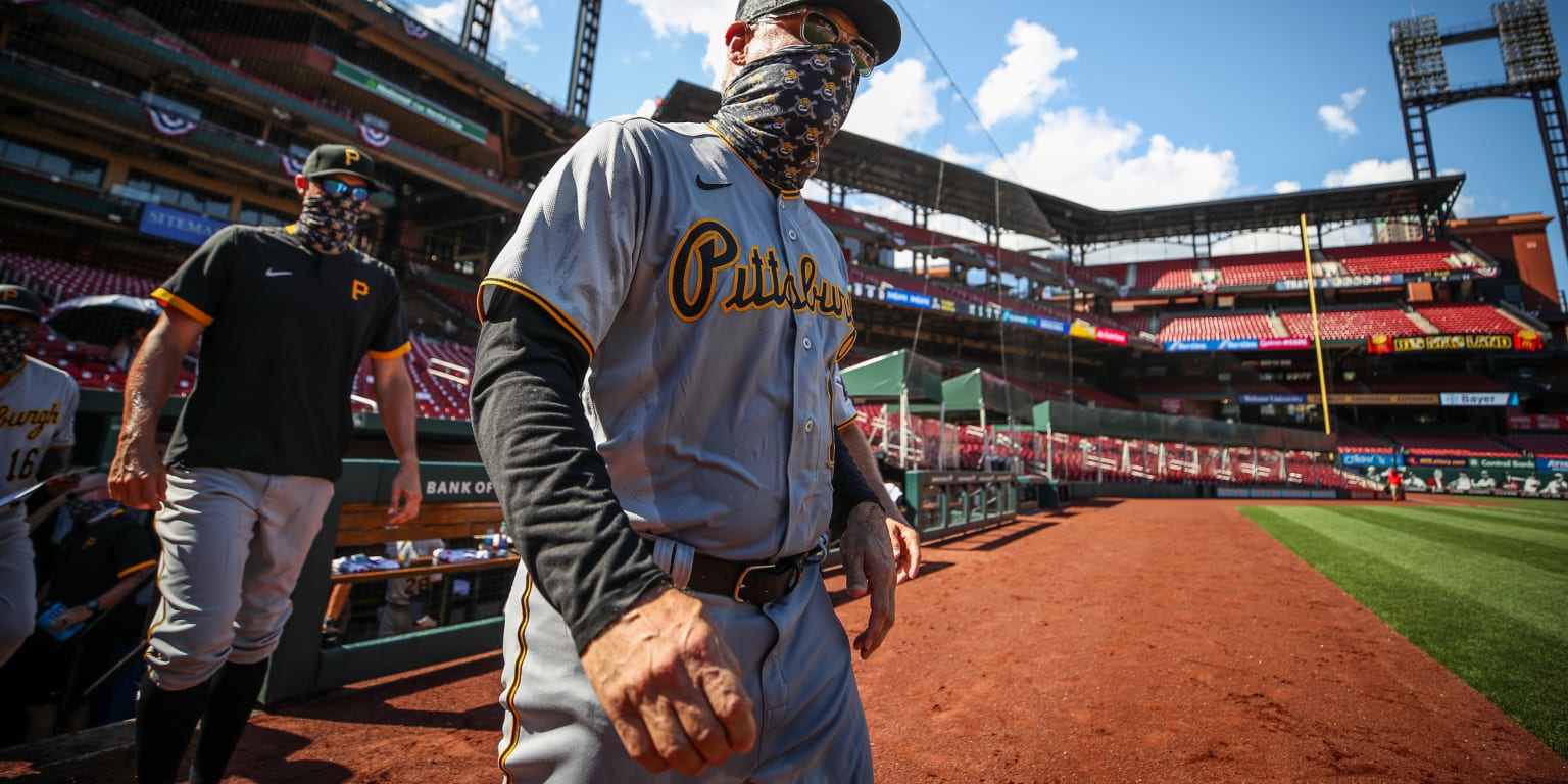 SIU alum Derek Shelton earns first MLB managerial win with Pirates