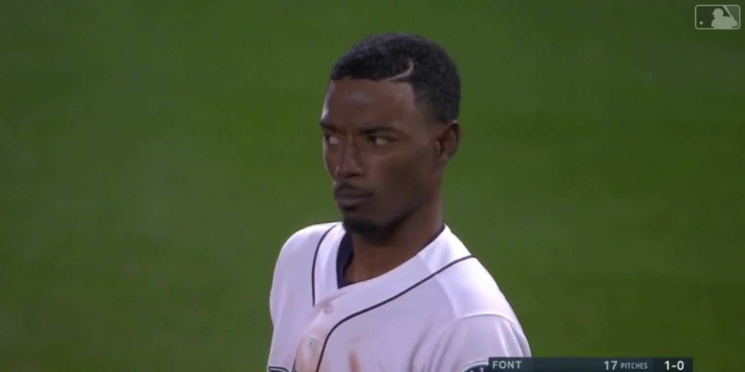 Dee Gordon — yes, Dee Gordon — homers to lift Mariners to extra