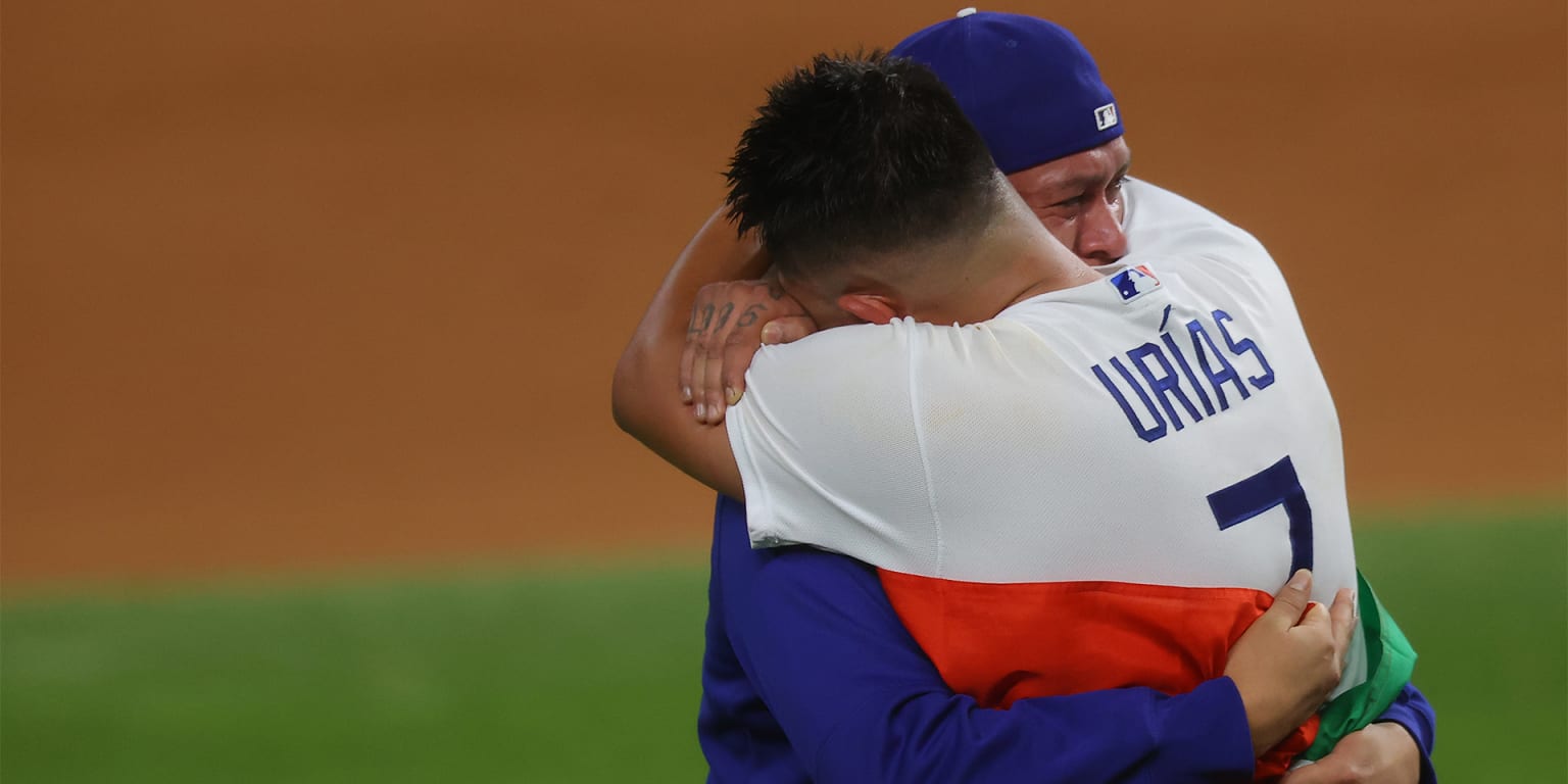 Los Angeles Dodgers relief pitcher Victor Gonzalez works in the