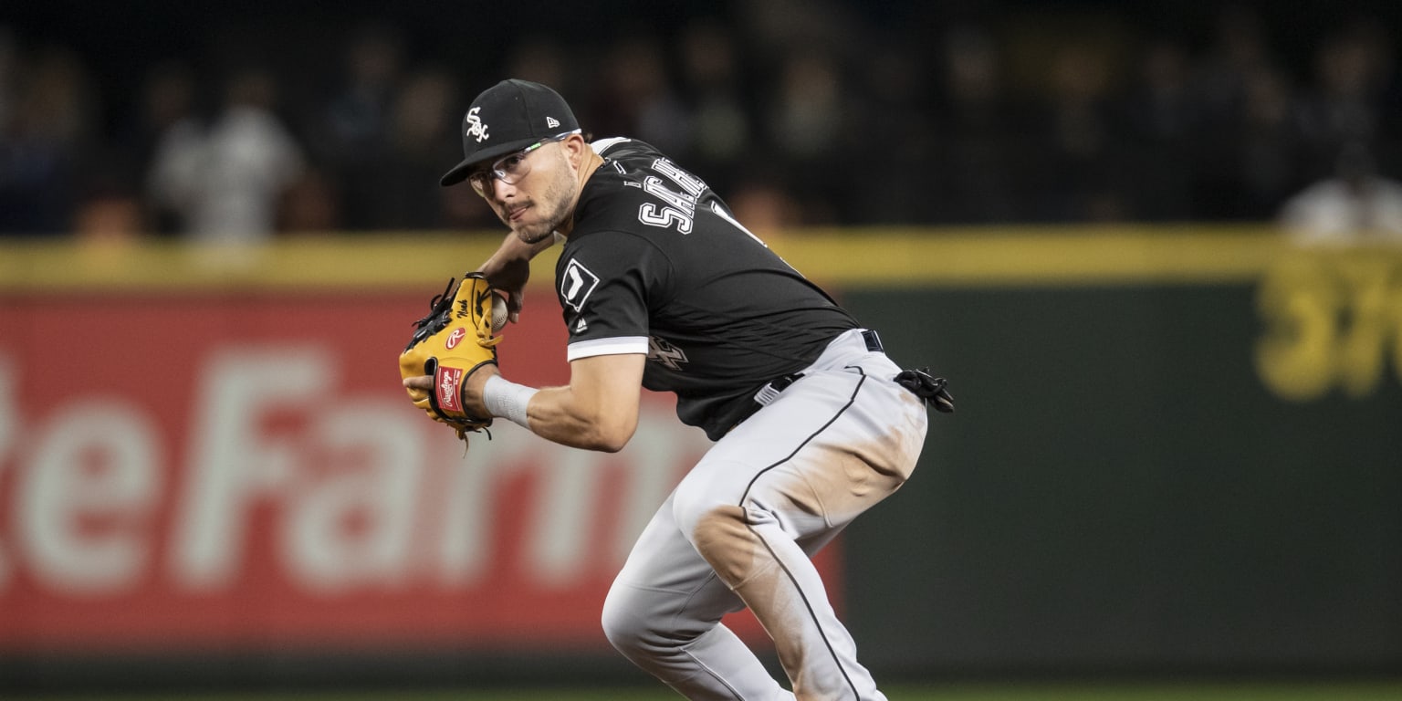 Boston Red Sox sign Yolmer Sánchez, who won 2019 AL Gold Glove at second  base, to minor-league contract 