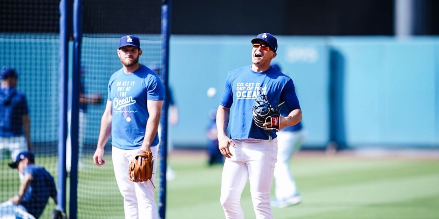 Dodgers wear Max Muncy quote shirts