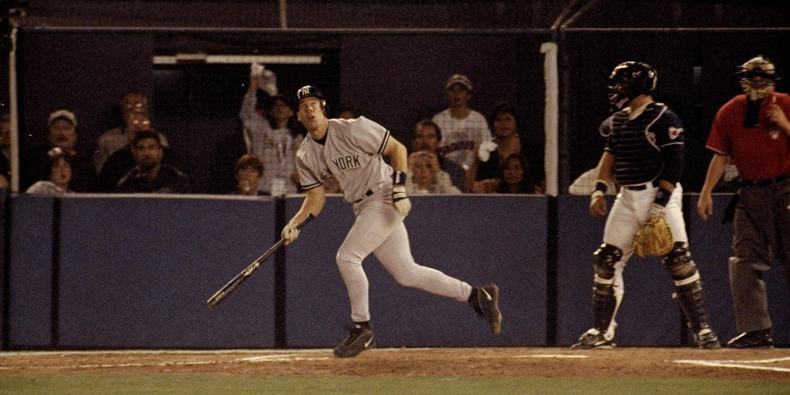 Tony Gwynn hits his first postseason homer in Game 1 of the 1998