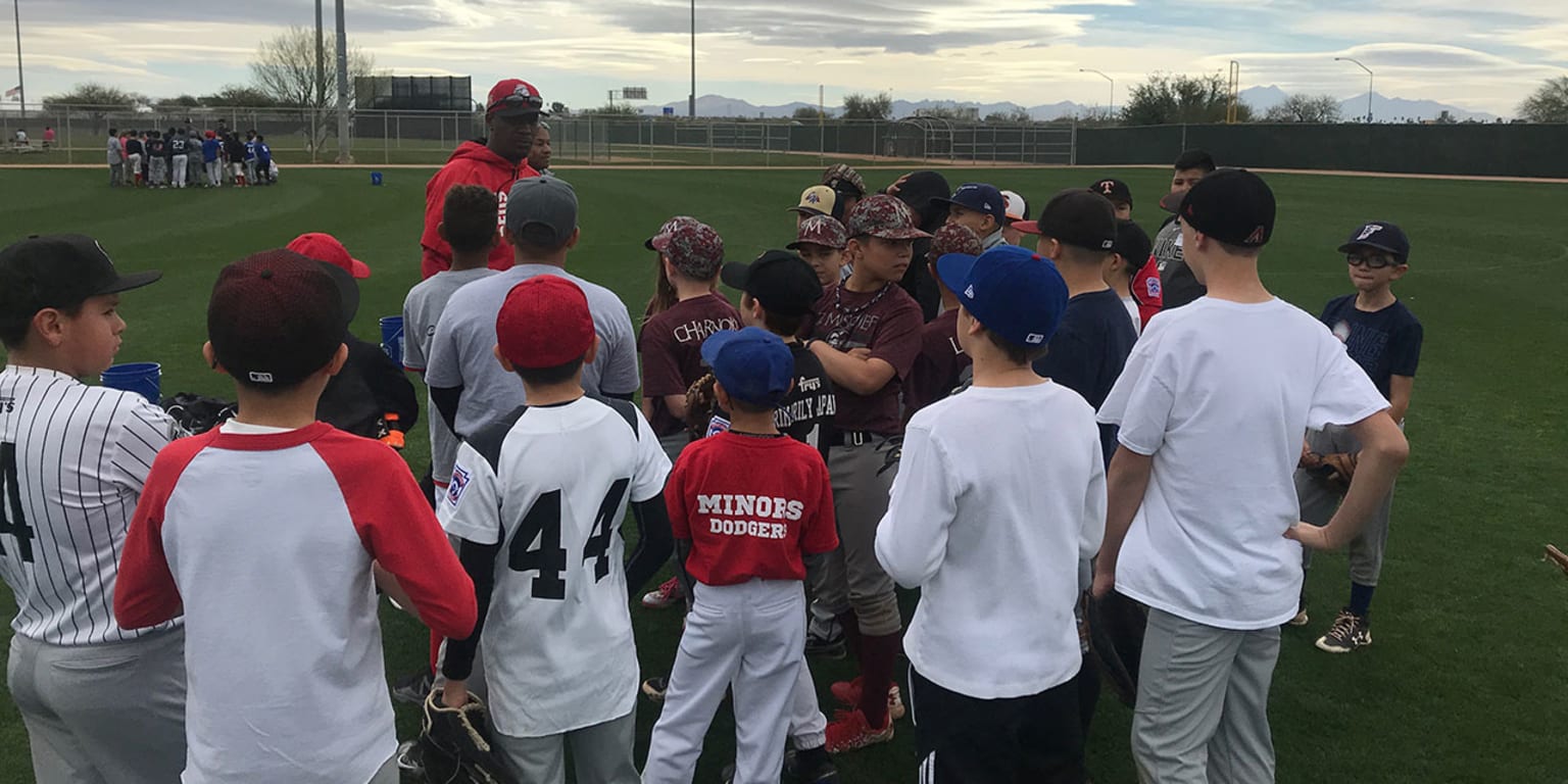 MLBPAA, Miami Marlins host Legends for Youth Clinic