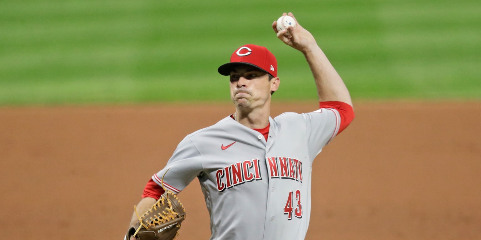 Brooks Raley traded to Astros from Reds