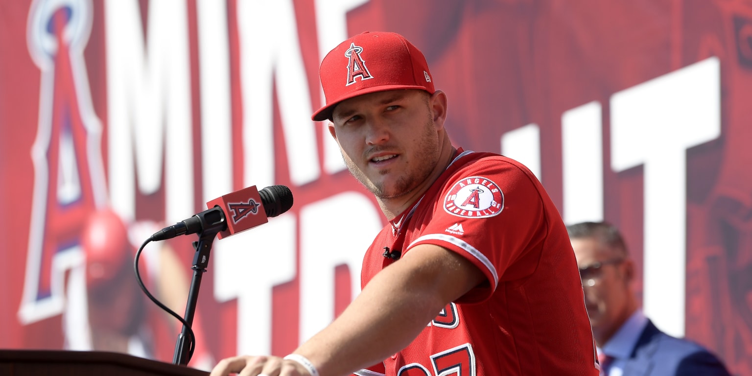 Angels officially announce Mike Trout extension