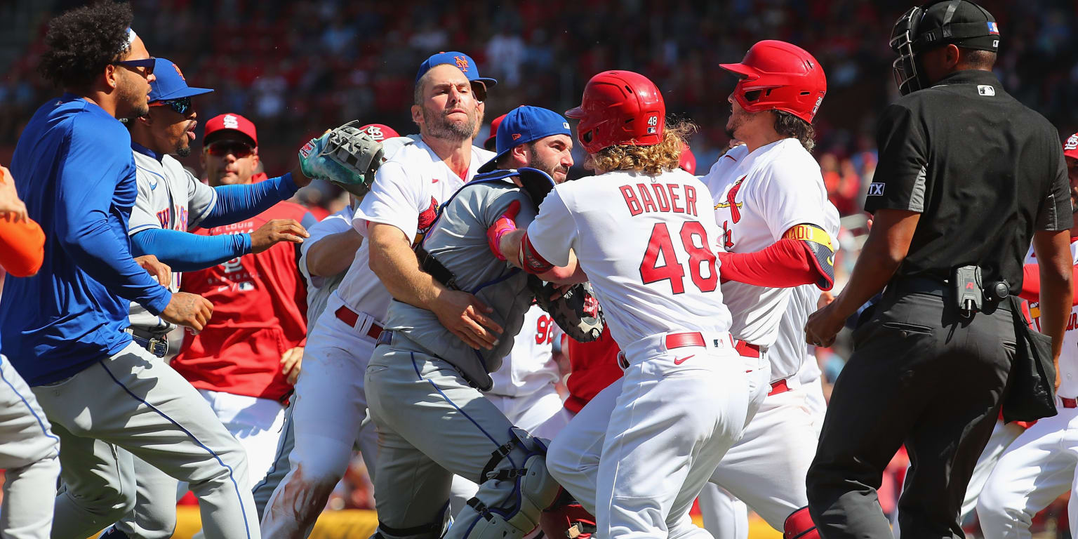 Mets, Cardinals benches clear