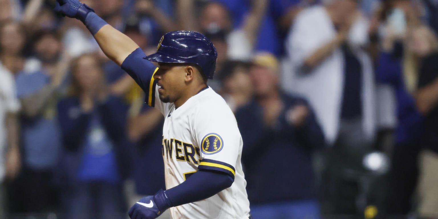 Eduardo Escobar homers in Brewers home debut win