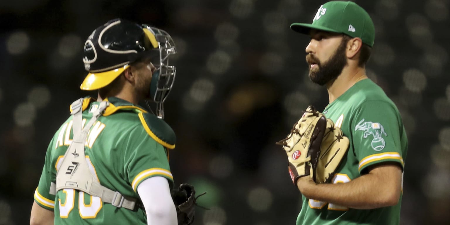 Red Sox bullpen blows save after Reese McGuire's pinch-hit homer in loss to  Yankees 