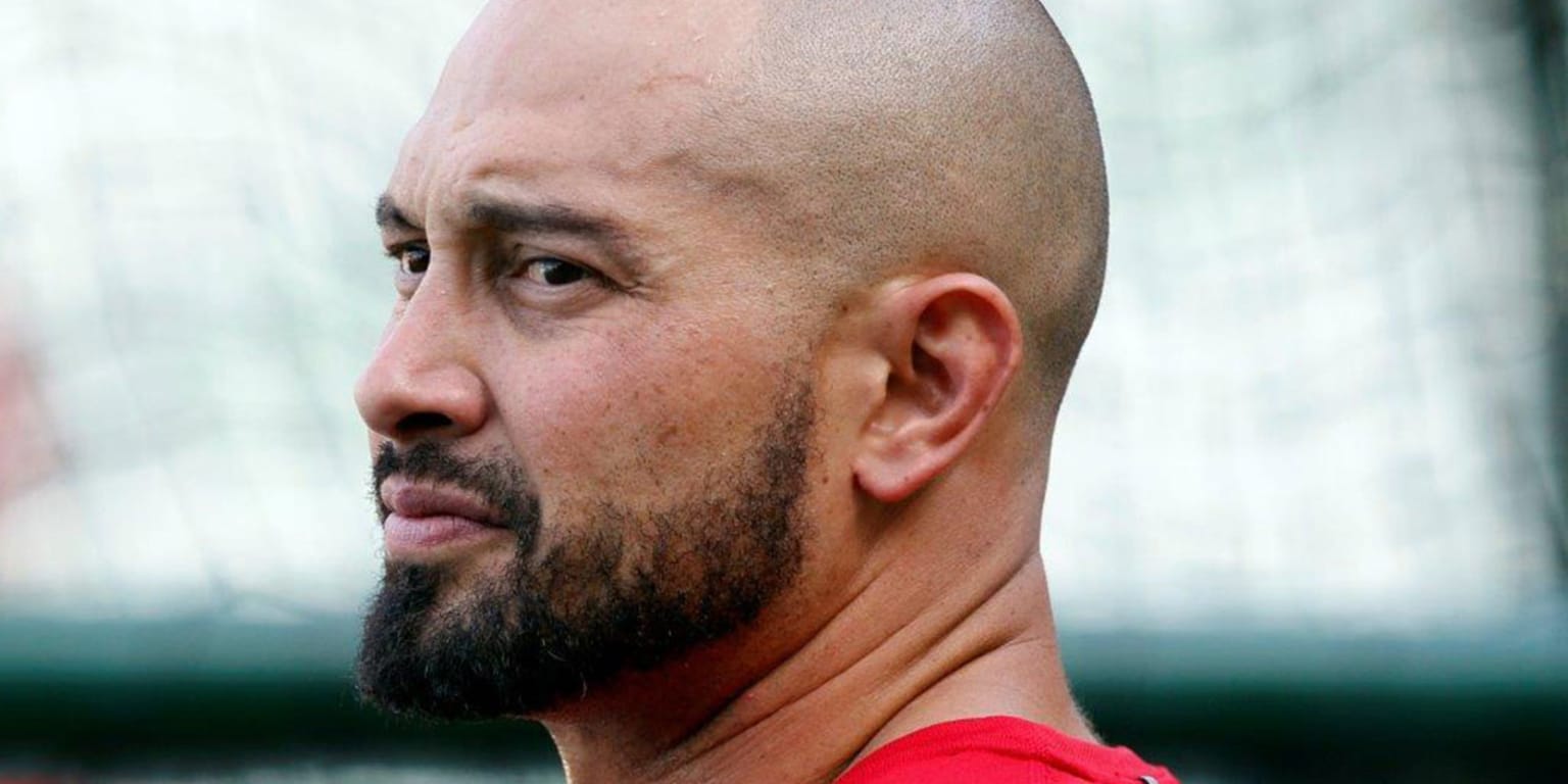 Shane Victorino resumes switch-hitting duties