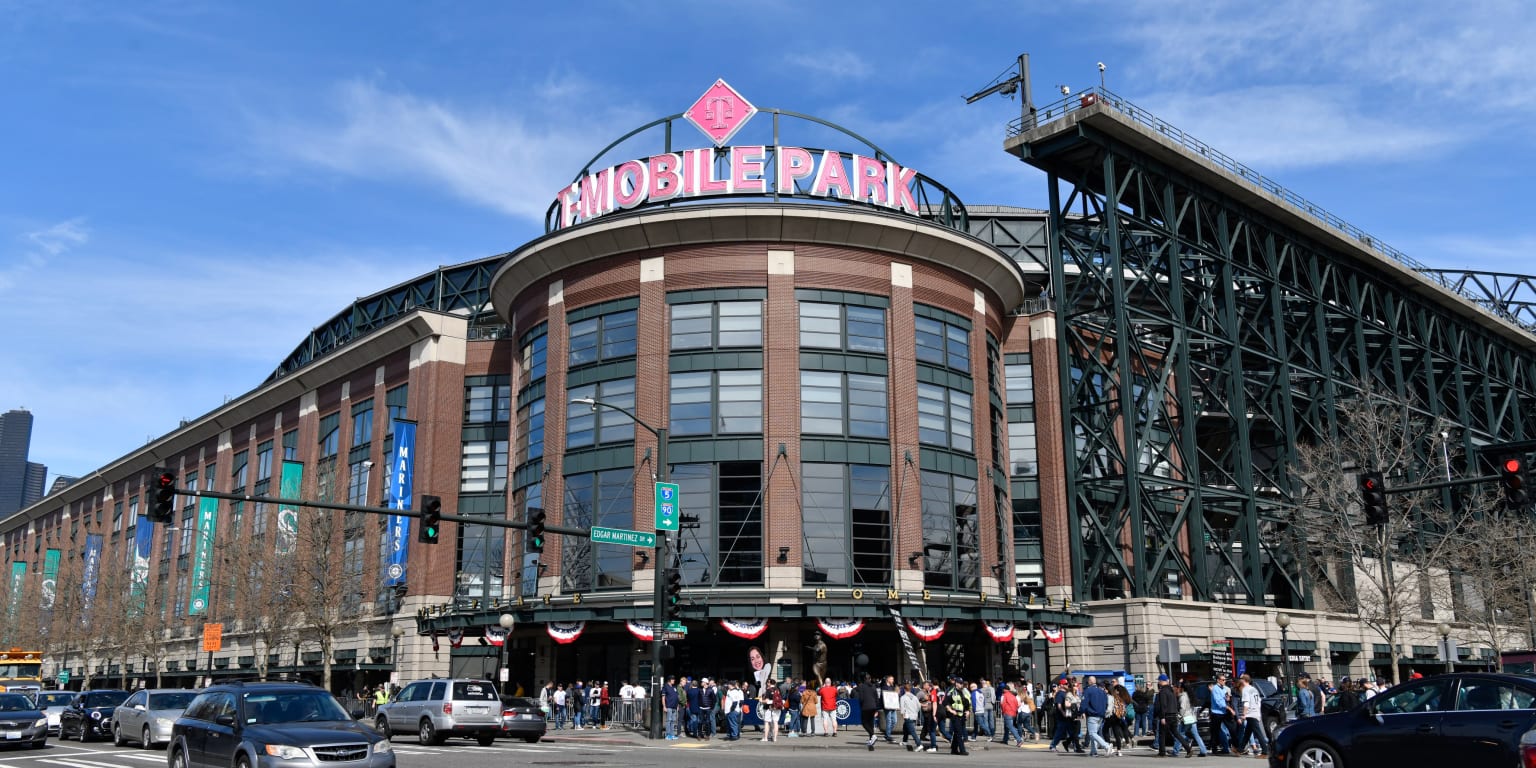 Bloodworks Northwest and Seattle Mariners Team Up to Save Lives, by  Mariners PR