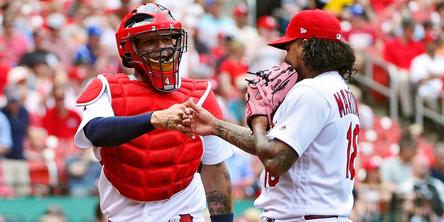 Yadier Molina, Cardinals catcher, returns home after surgery on groin