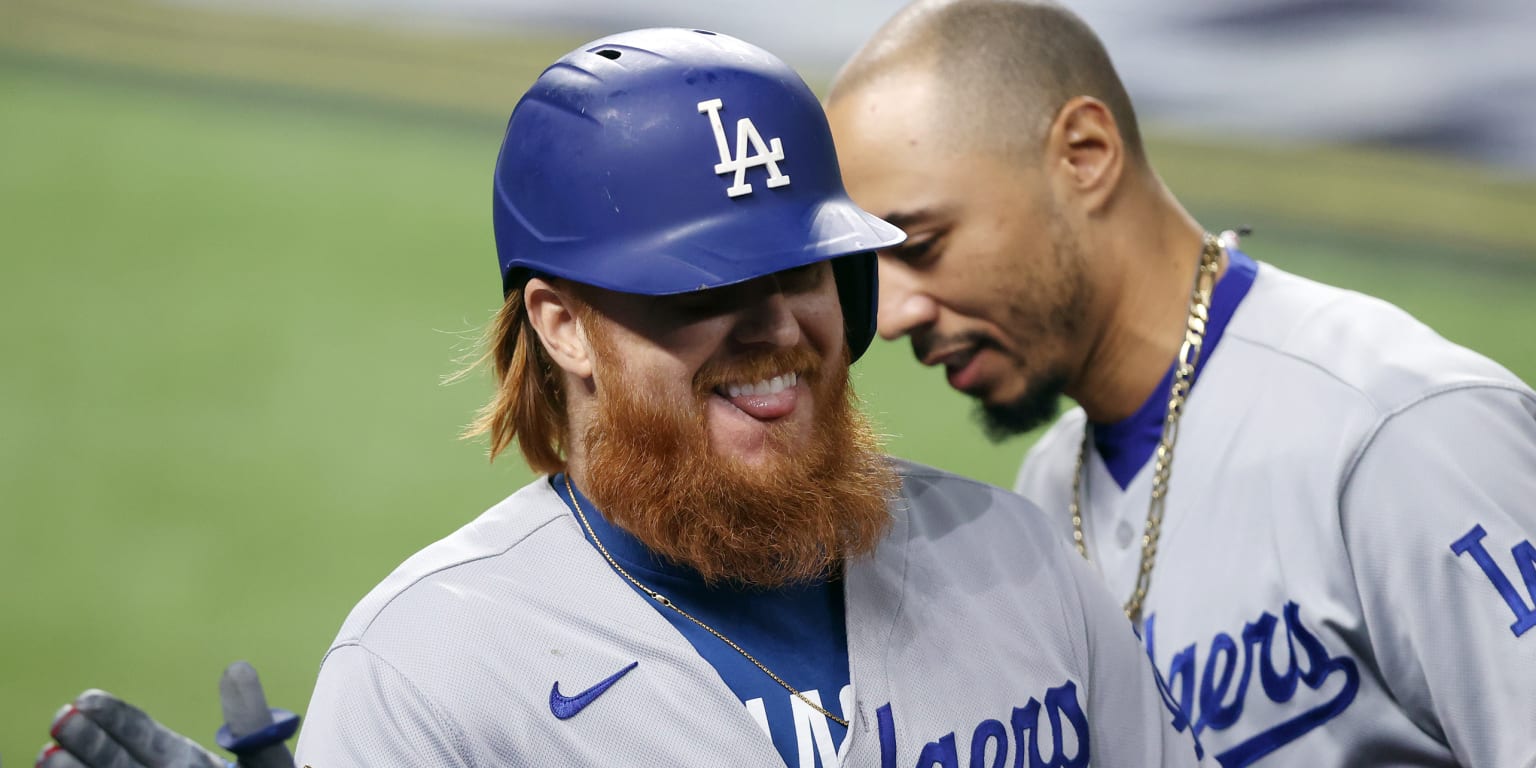 Justin Turner ties Dodgers postseason records for most hits, most