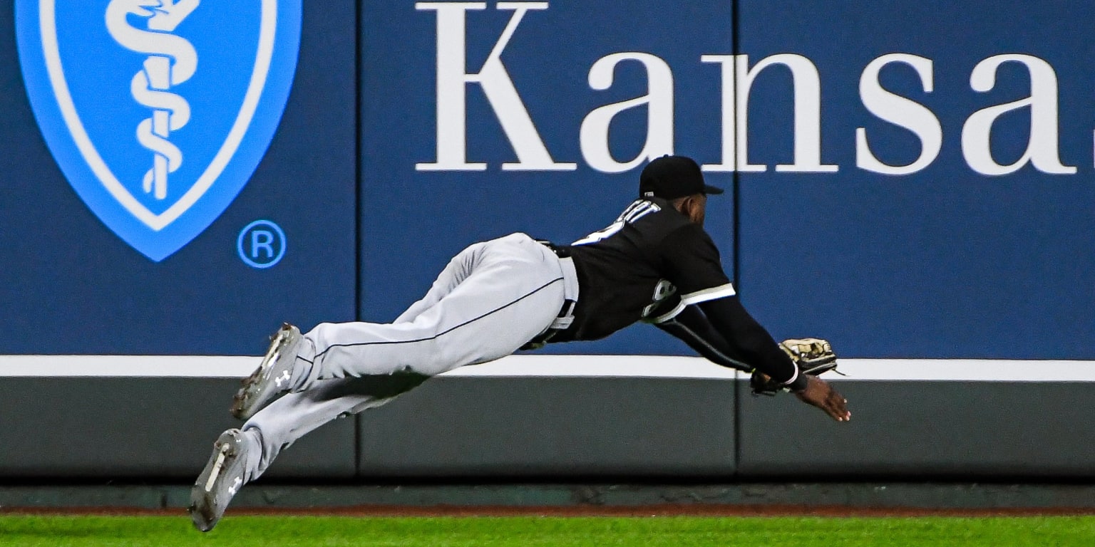 Luis Robert's dazzling catch, 09/05/2020