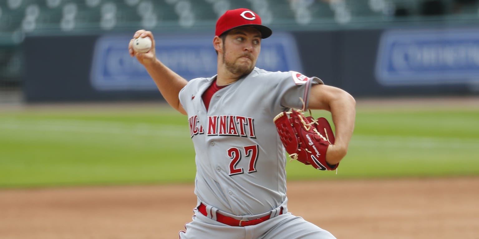 Trevor Bauer dominates to lead Cincinnati Reds to win in doubleheader