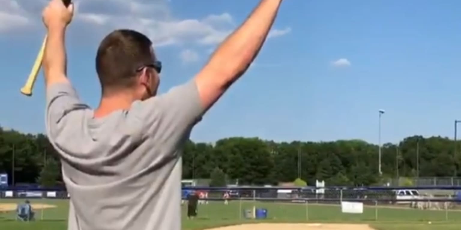 Todd Frazier's son Blake shows off sweet swing (video) - Sports