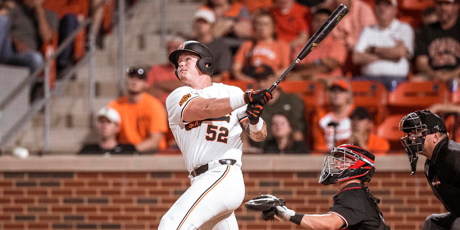 Oklahoma State's Robin Ventura riding with Cowboys again as