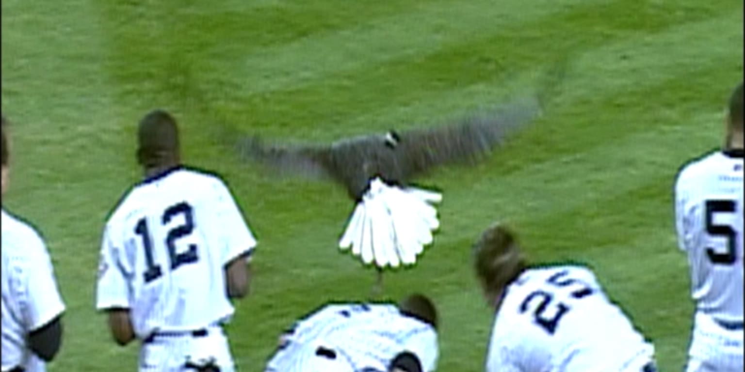 15 years before James Paxton, an eagle almost flew into Derek Jeter's head