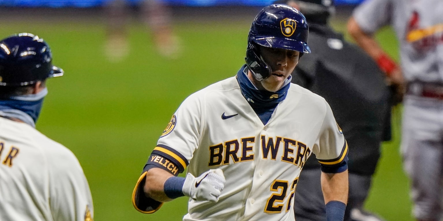 Brewers Ryan Braun, Christian Yelich encourage youth team with no wins