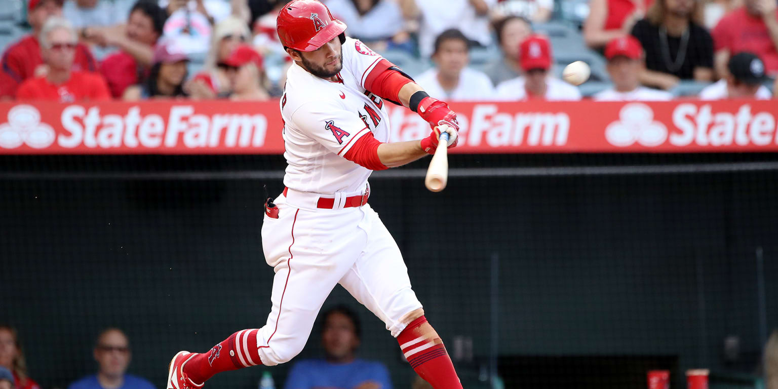 Fletcher's hit streak reaches 26 games, Angels pound M's 9-4