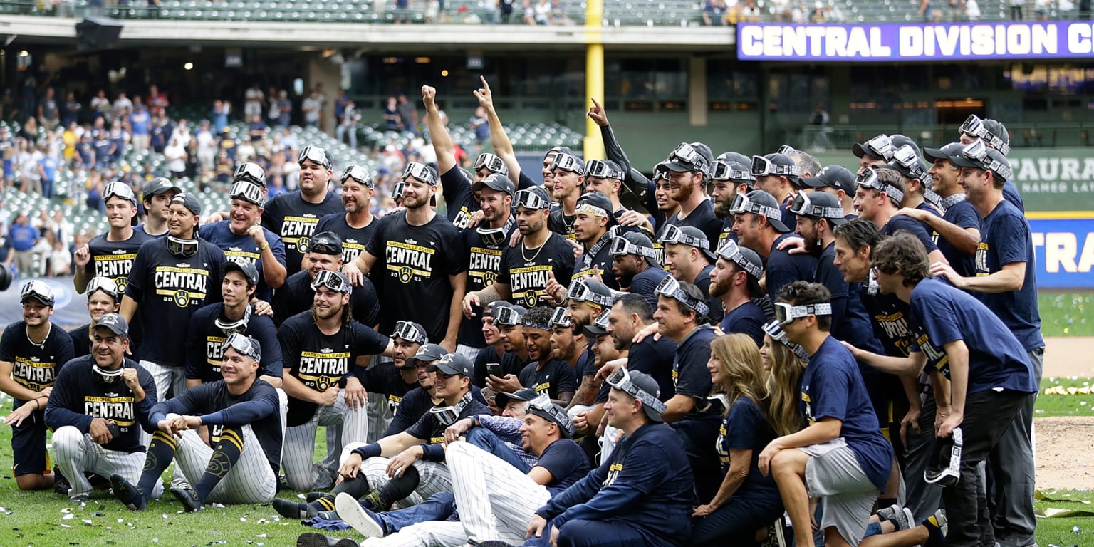 Brewers clinch NL Central, 4th division title in team history