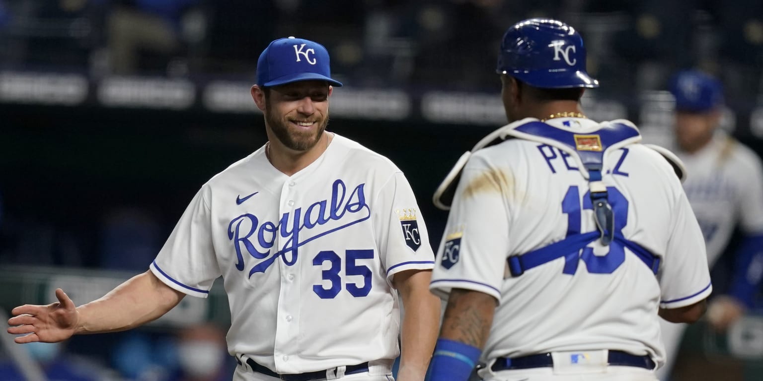 Royals, fans ready for full-capacity crowds at Kauffman