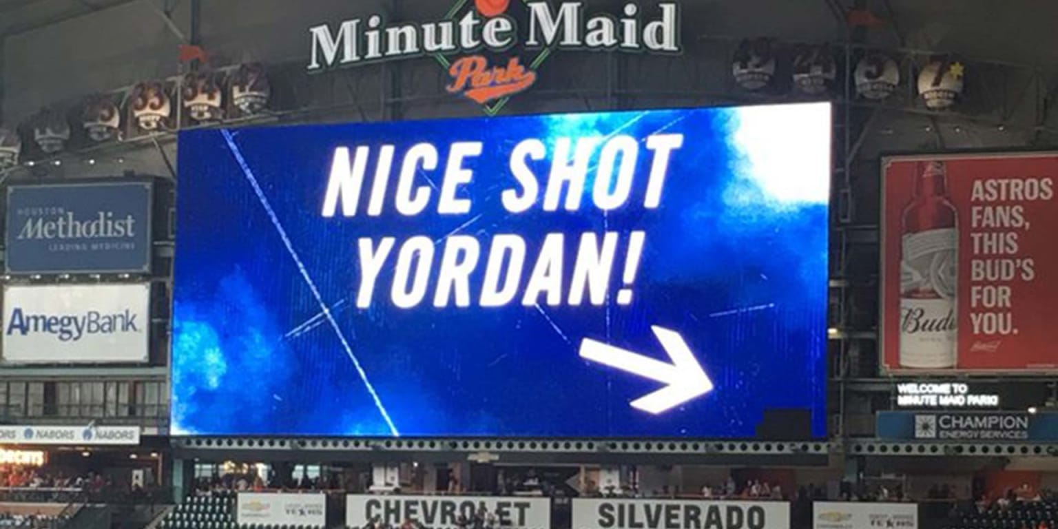 Astros' Yordan Alvarez breaks part of scoreboard in batting practice