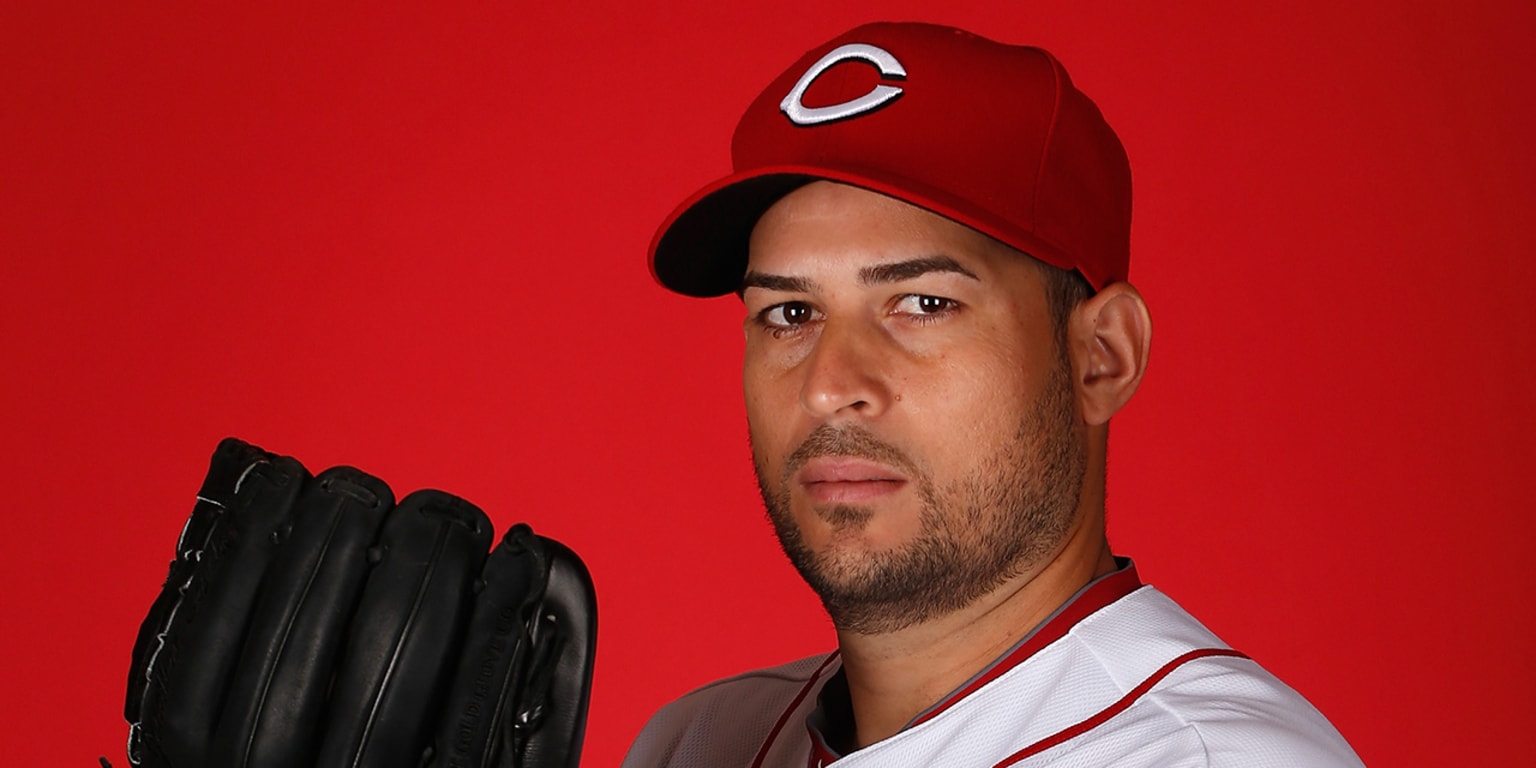 Jonathan Sanchez works on improving control