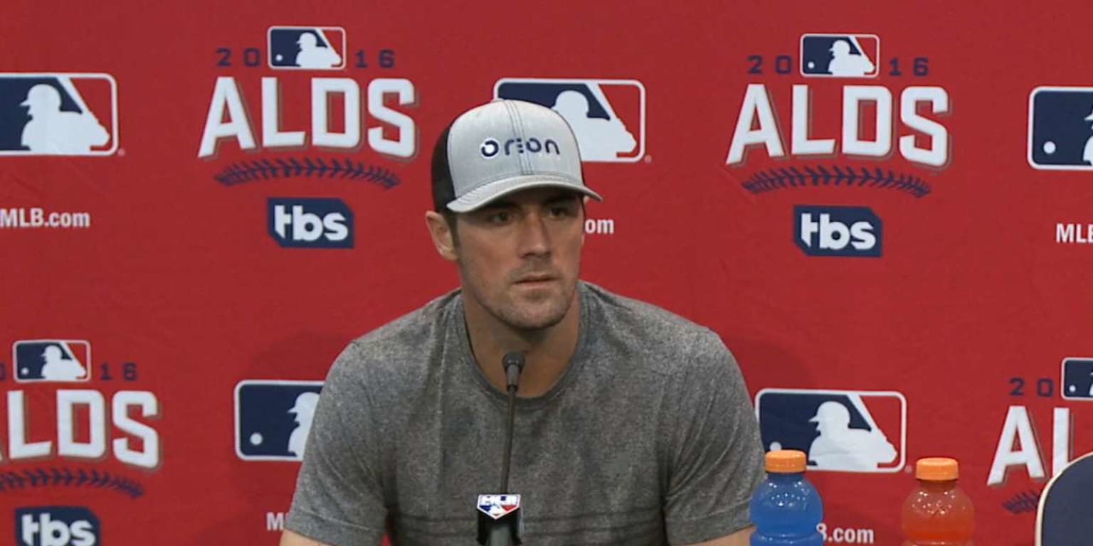 Cole Hamels talks mustache, success vs. Angels 