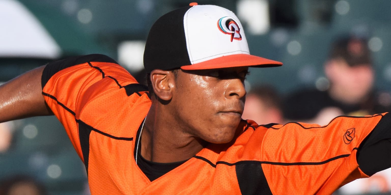 Pirates claim Jesus Liranzo from Dodgers