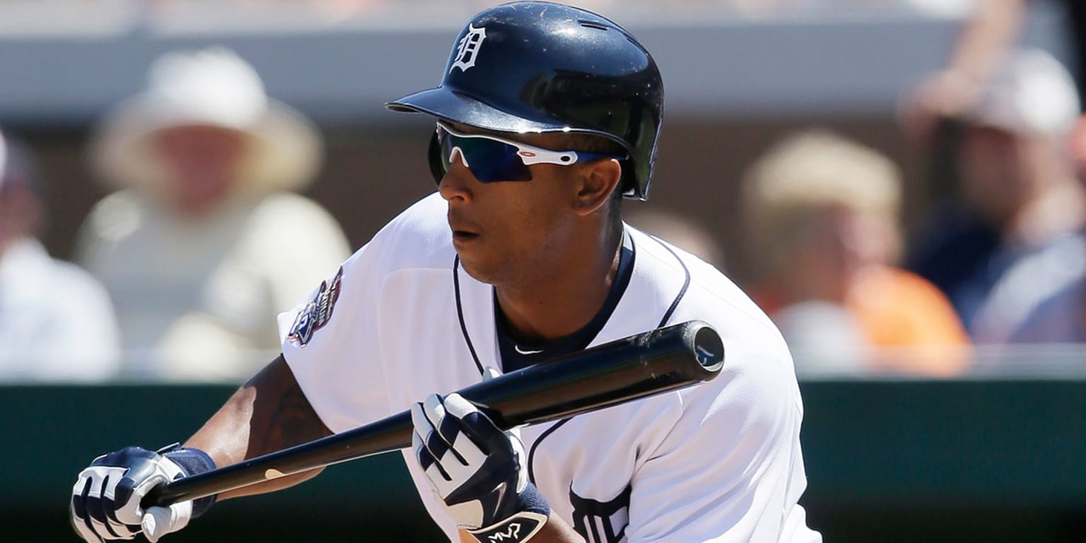 Tigers' Anthony Gose works on bunting