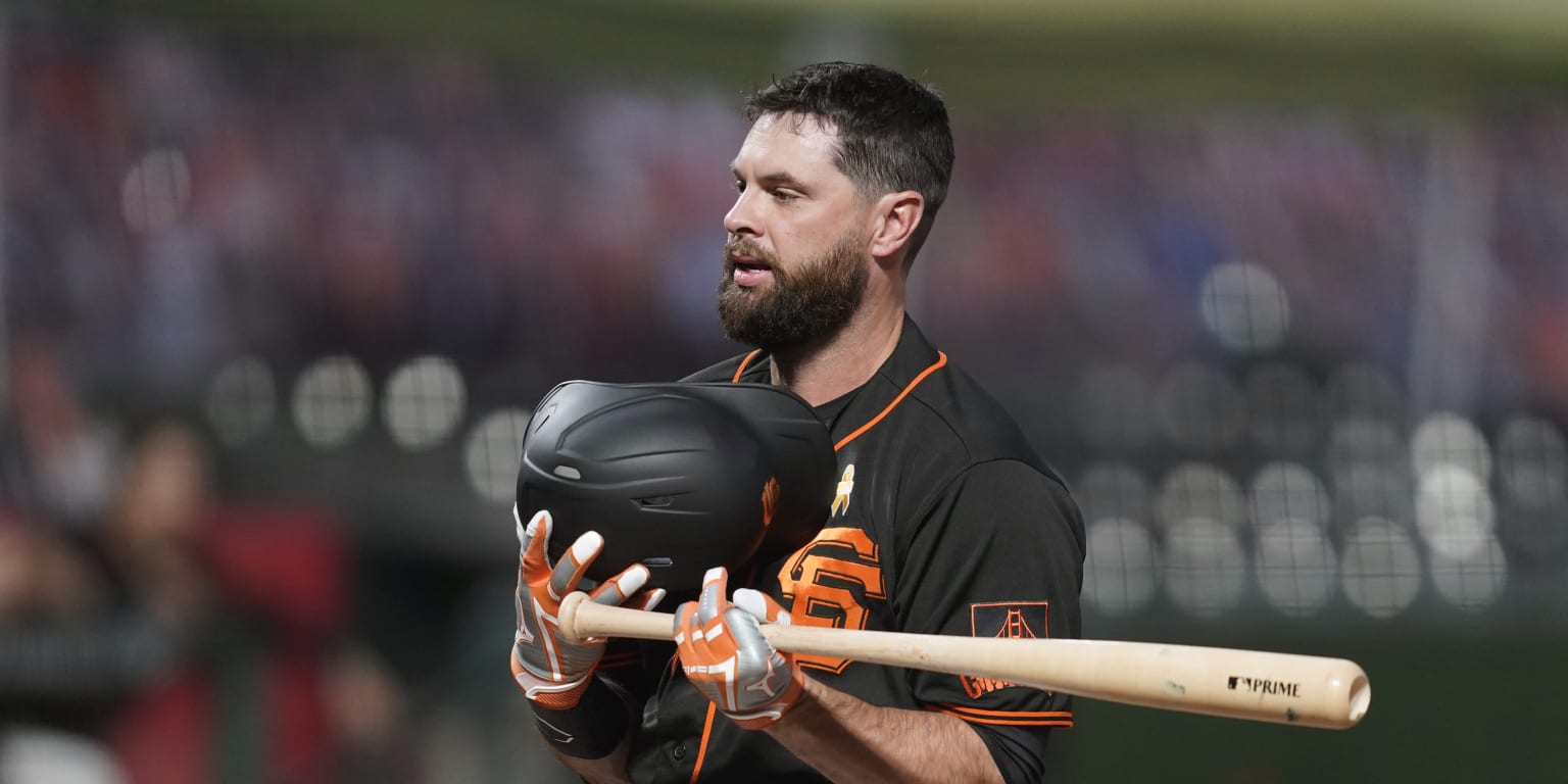 Giants place Brandon Belt on COVID list among mounting health concerns