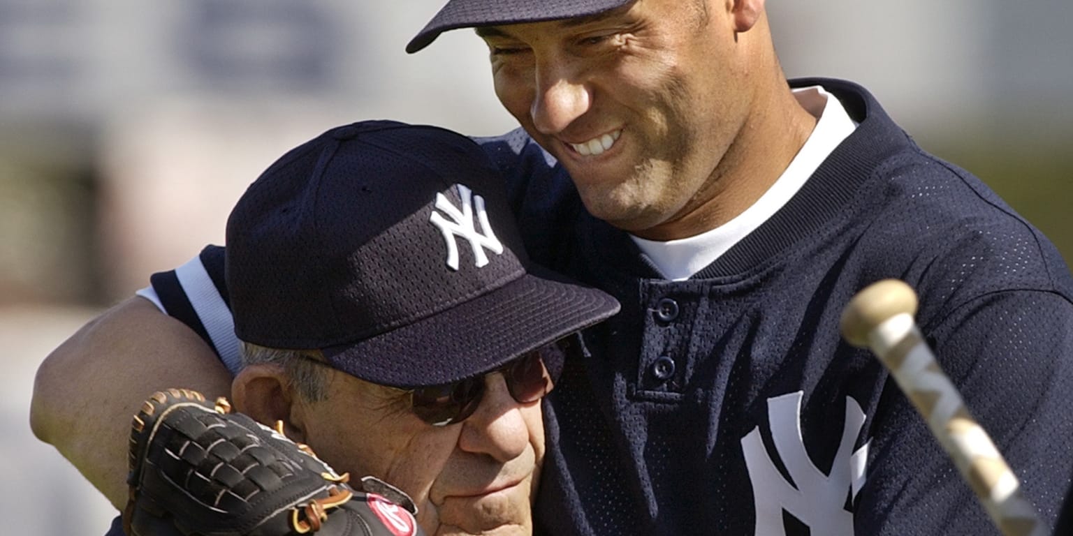 Joe Torre Makes An Entertaining Presence At Yankees Game