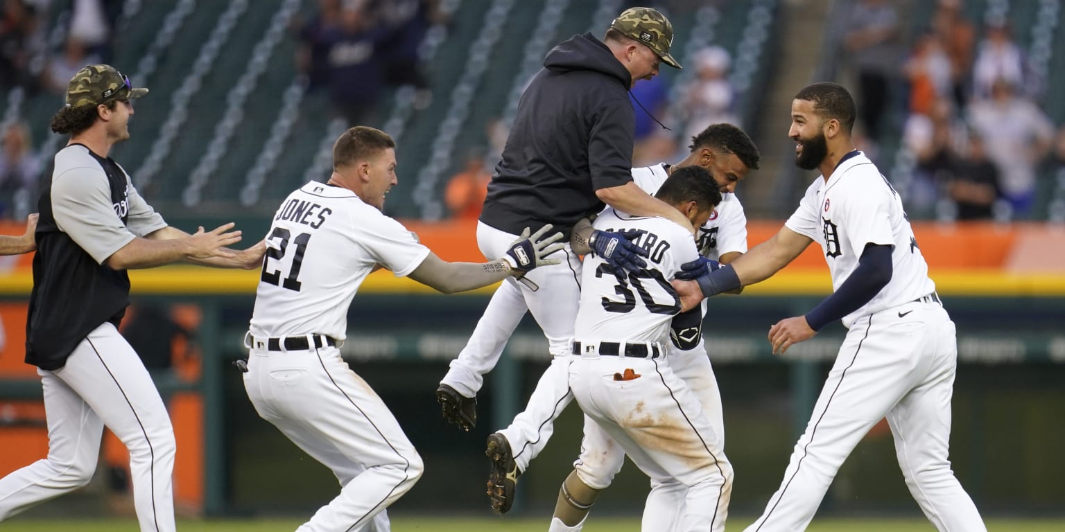 Tigers ship Daniel Norris to Milwaukee for minor-league pitcher Detroit  News - Bally Sports