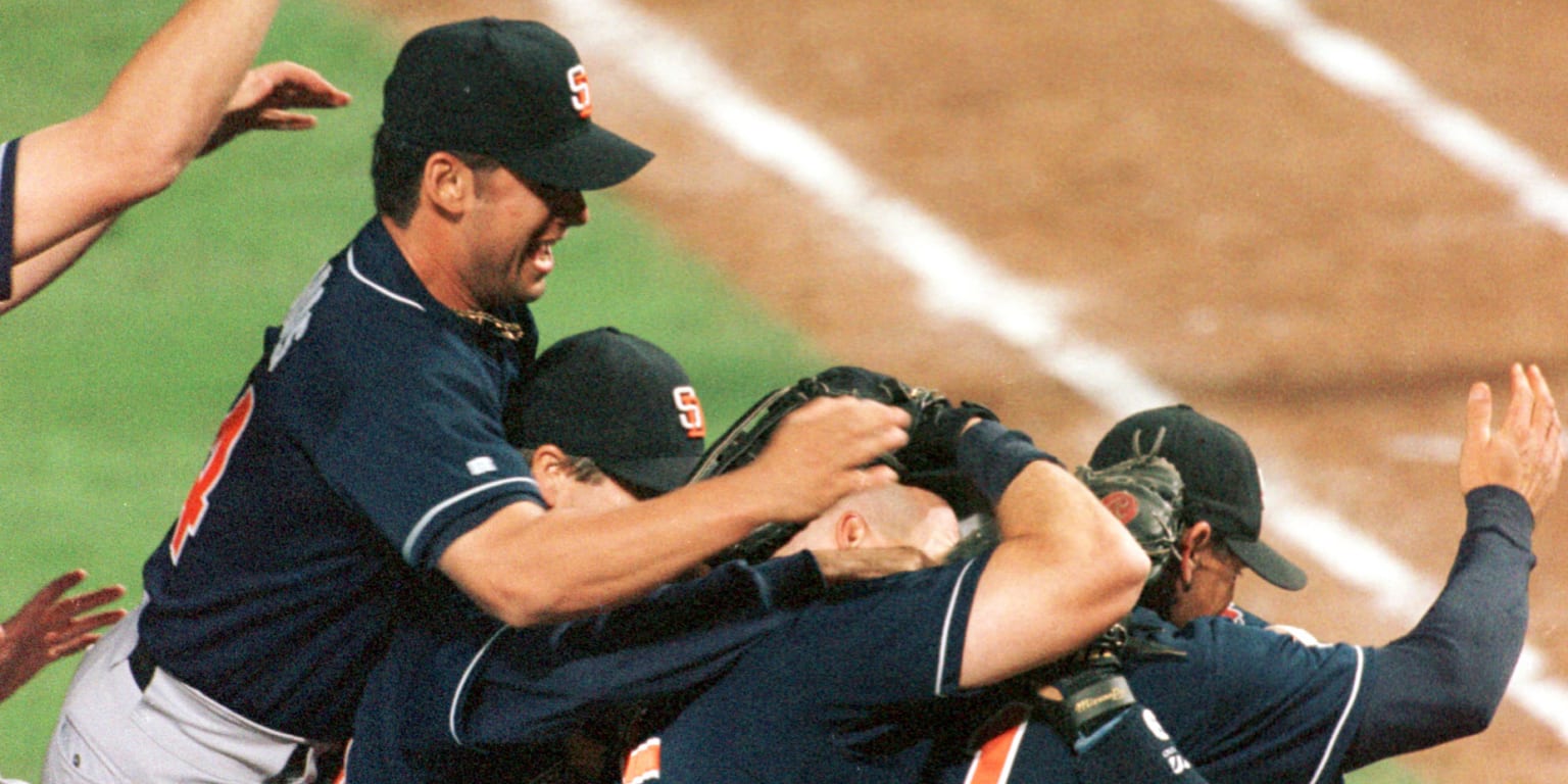 October 11, 1998: Atlanta Braves beat San Diego Padres in Game 4 to stay  alive in NLCS - Gaslamp Ball
