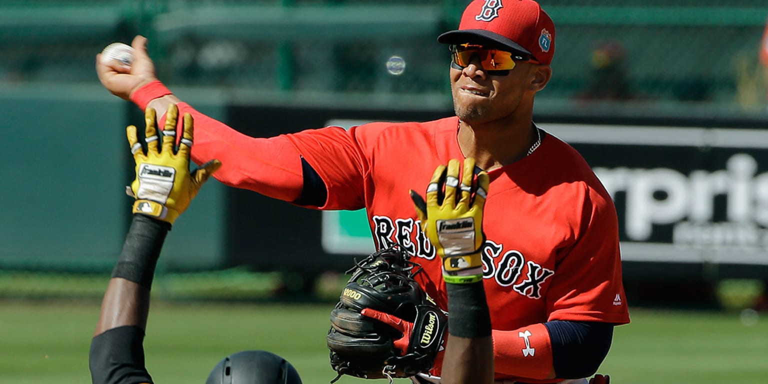 Yoan Moncada impresses during Grapefruit debut