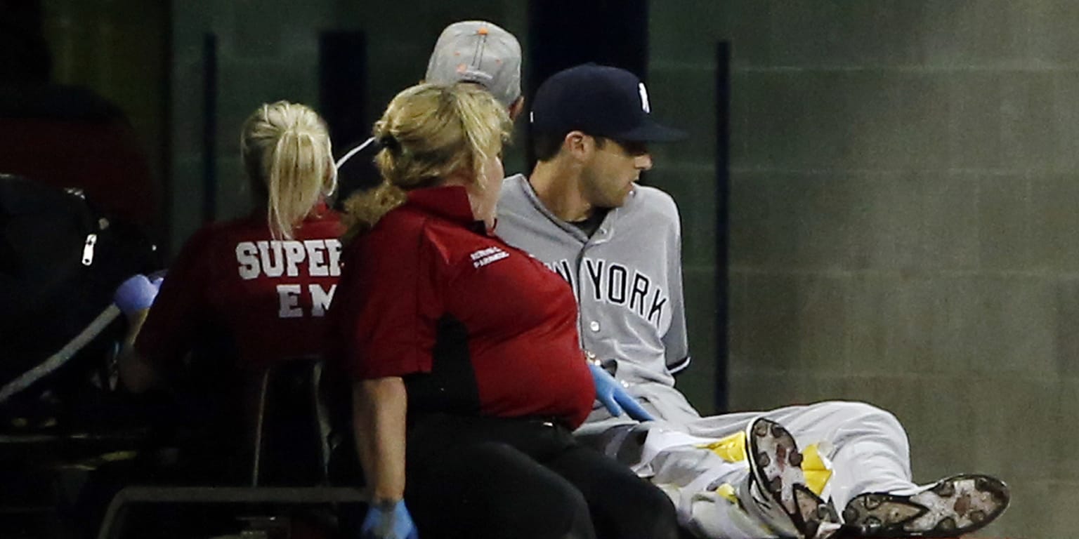 Yankees' Dustin Fowler undergoes knee surgery