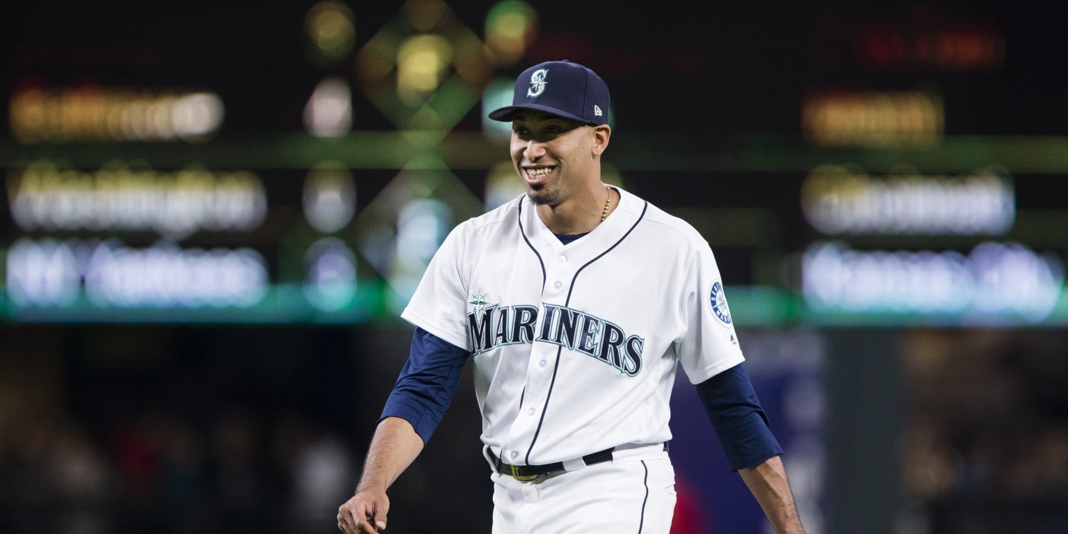 Edwin Diaz inches closer to history. Mariners needed that behind