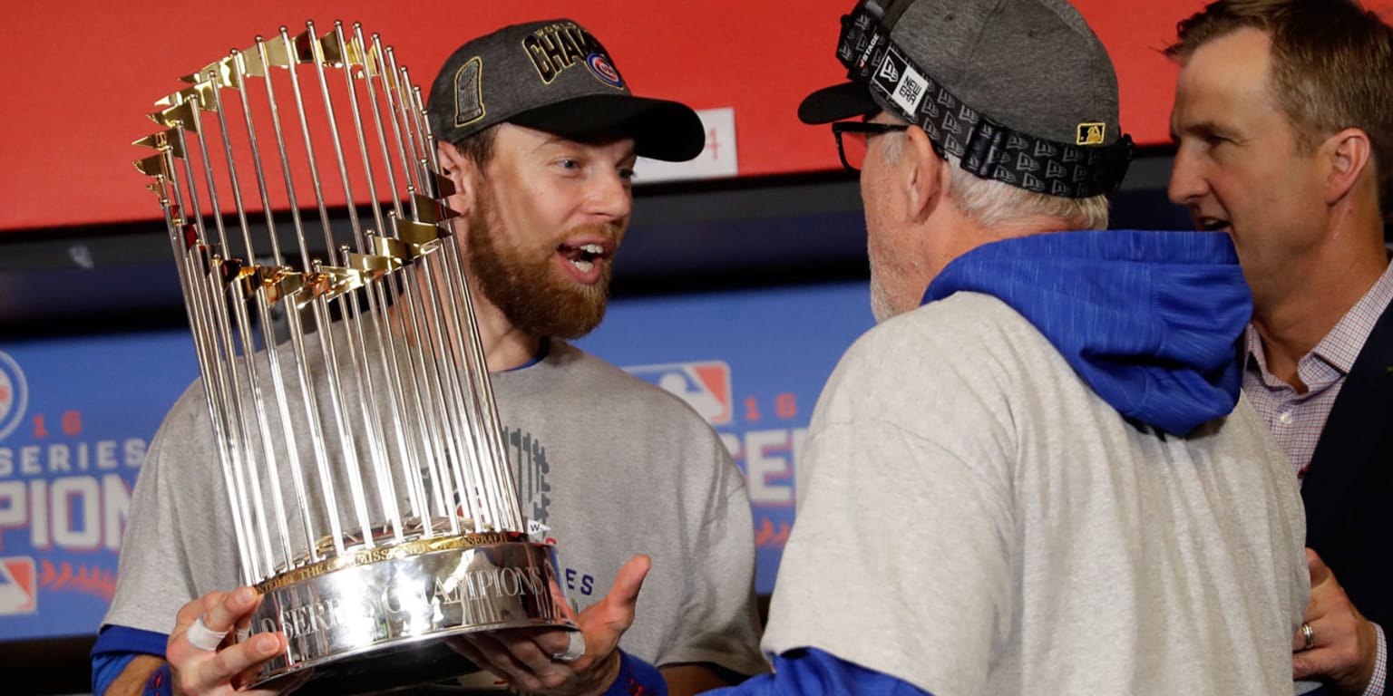 World Series MVP Ben Zobrist had an impromptu autograph session outside his  house