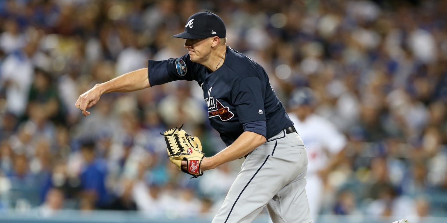 Brad Brach signs with Cubs