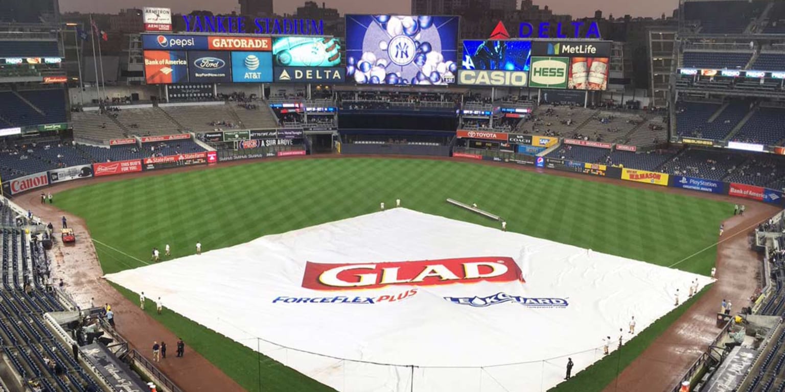 twins-yankees-game-delayed-by-rain
