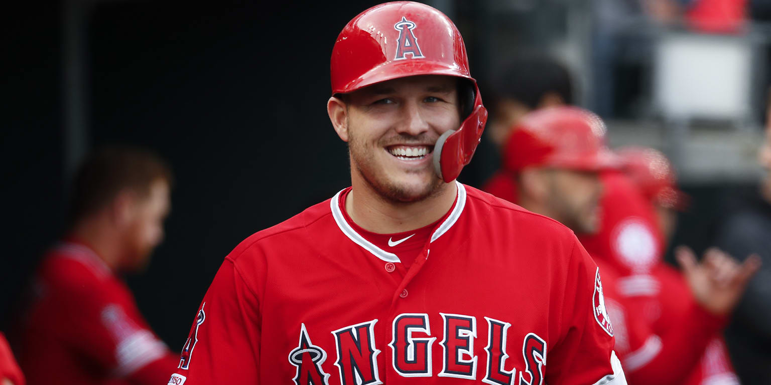 Trout ties Salmon's Angels career HR record with No. 299