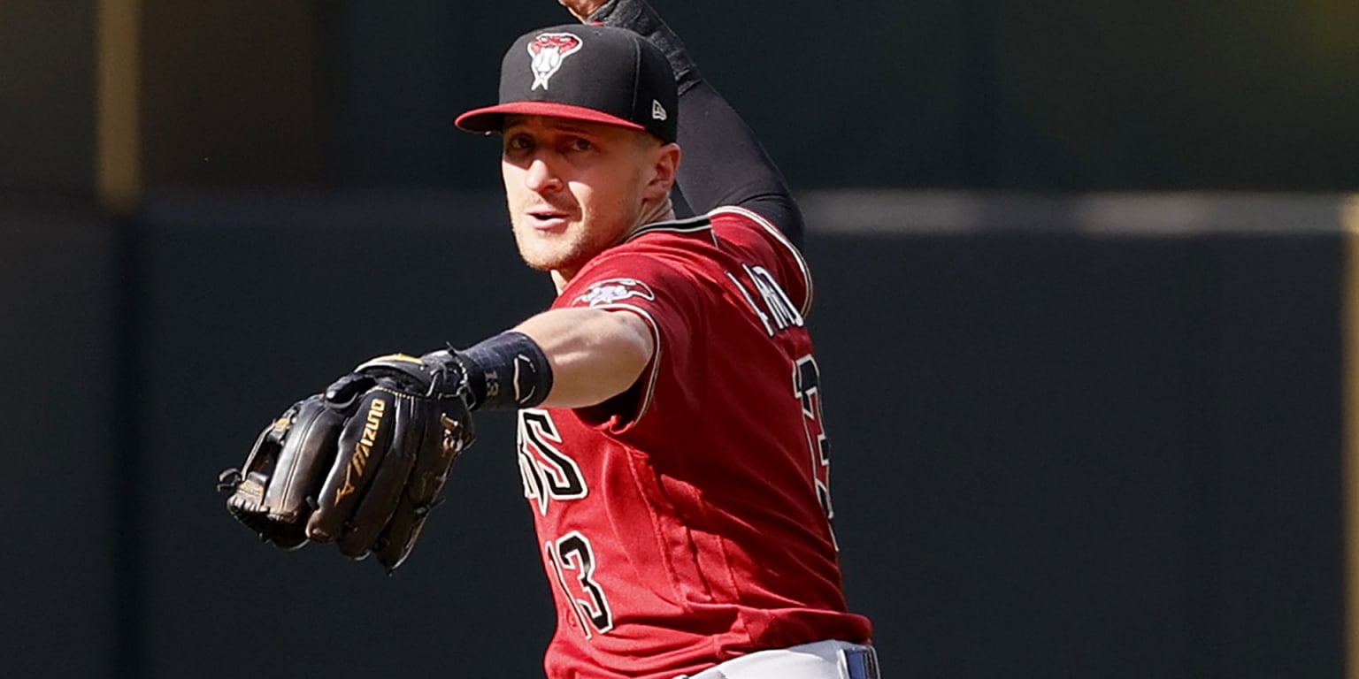 Nick Ahmed, D-backs shortstop, to undergo MRI on right shoulder