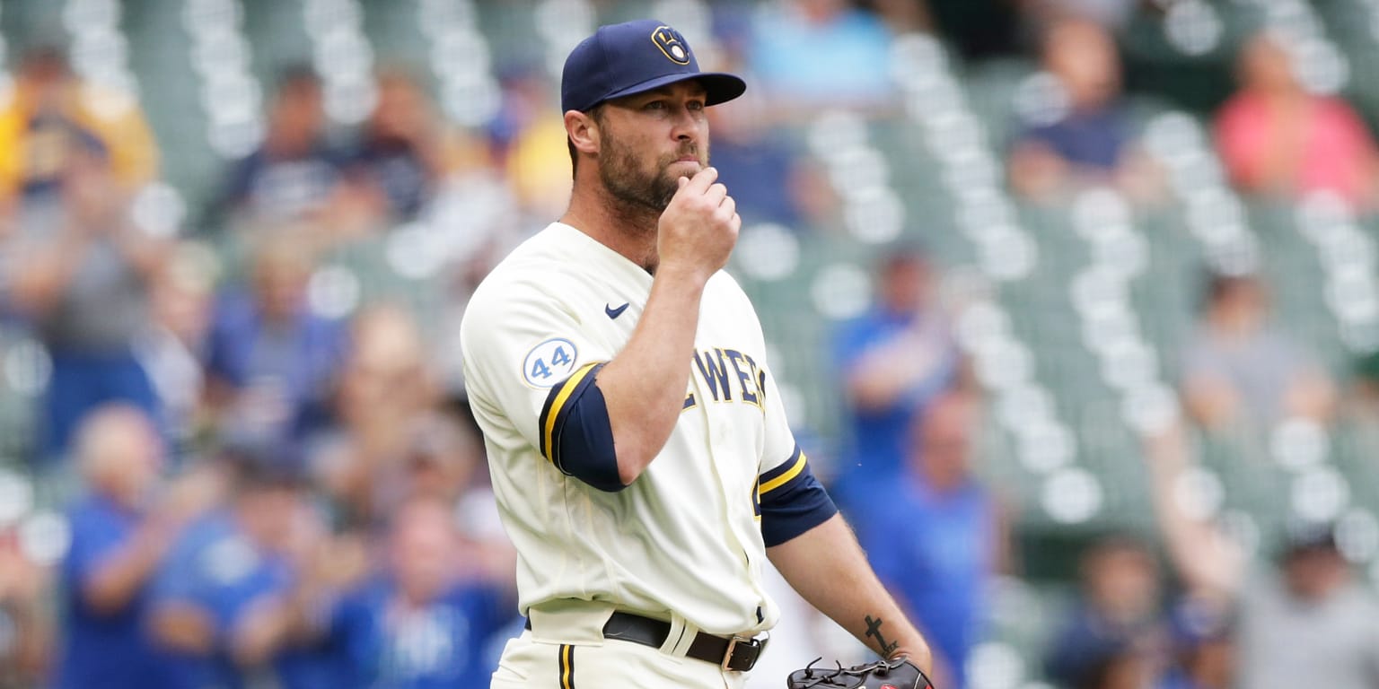 Hunter Strickland reinstated for opener vs. Cubs