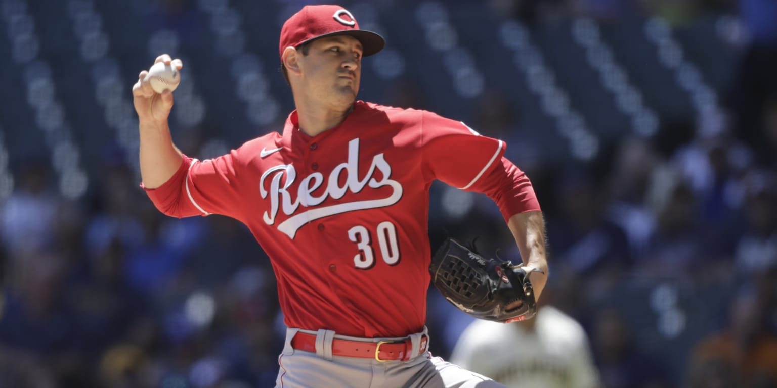 tyler-mahle-strikes-out-12-in-win-over-brewers