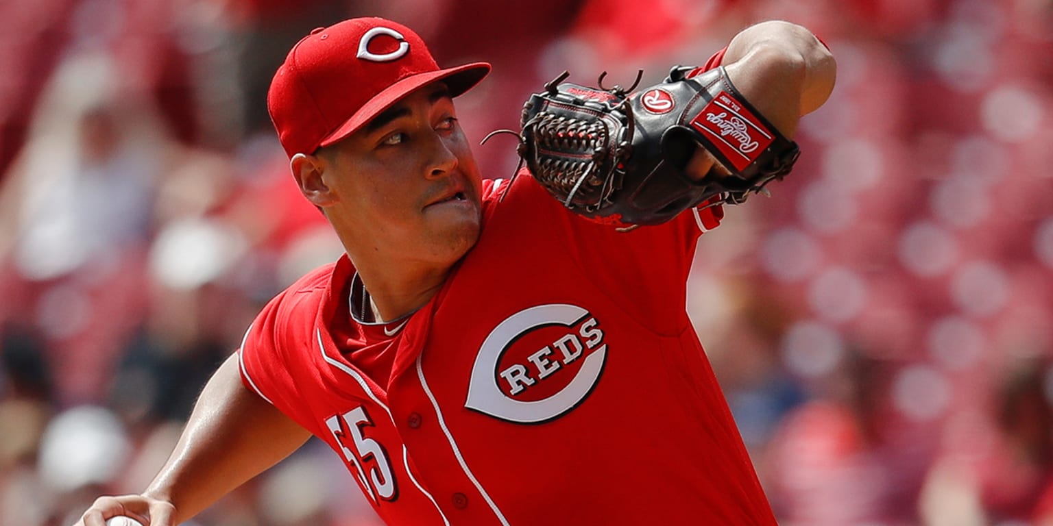 Red Stephens Reds' Robert Stephenson strong vs. Mets