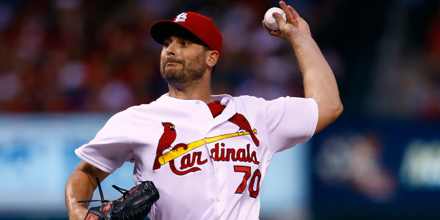 Tyler Lyons to see specialist for knee injury Lyons to see specialist for right knee injury