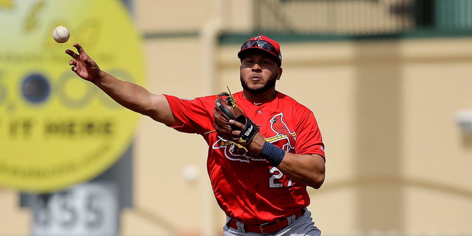 Jhonny Peralta returns to camp wearing cast