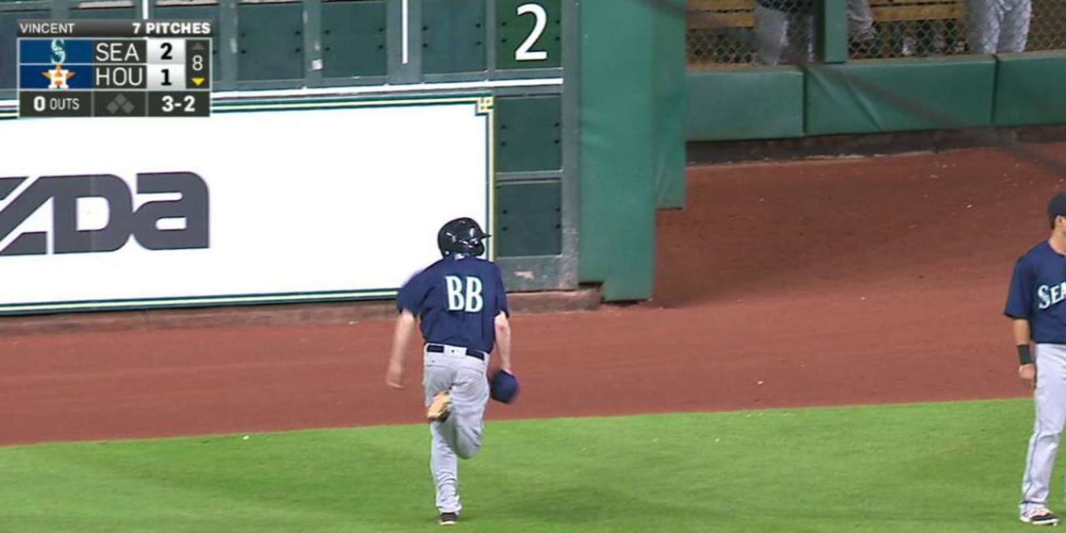 Guy Wears Full Baseball Uniform to Throw First Pitch at Mariners Game, Does  Not Embarrass Himself