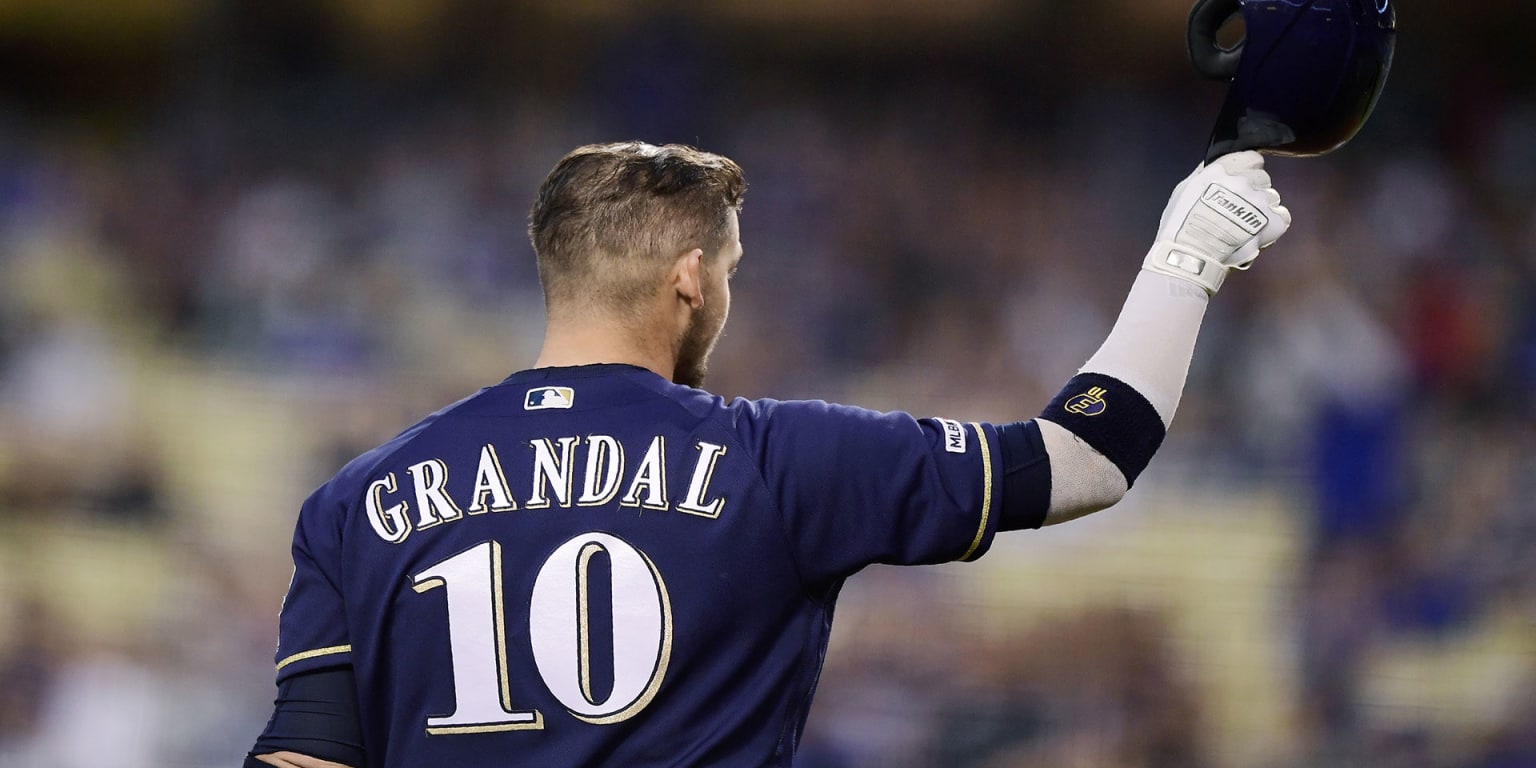 Ex-Dodger Yasmani Grandal strikes deal with Brewers