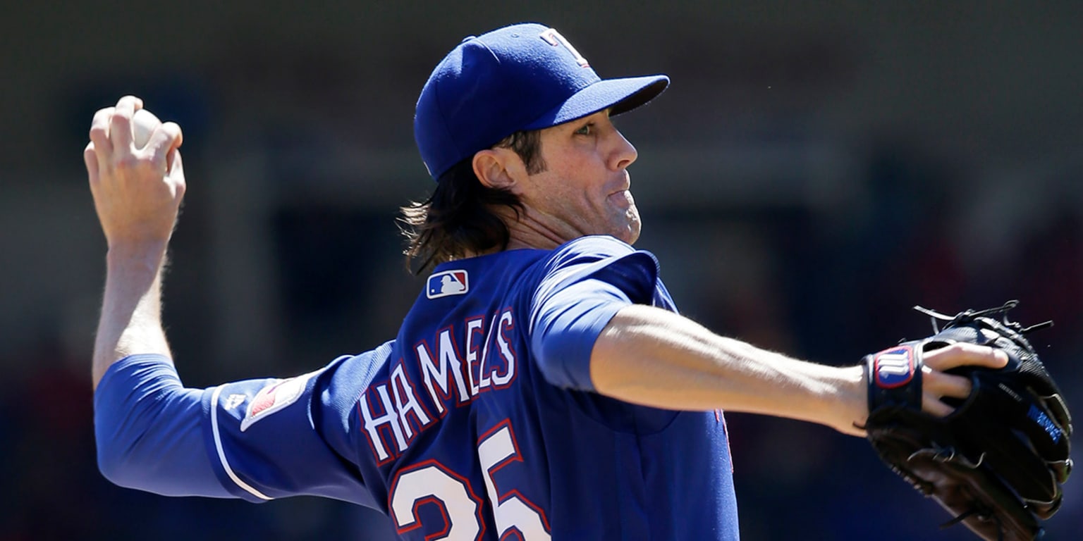 Hamels Foundation hosts youth baseball clinics